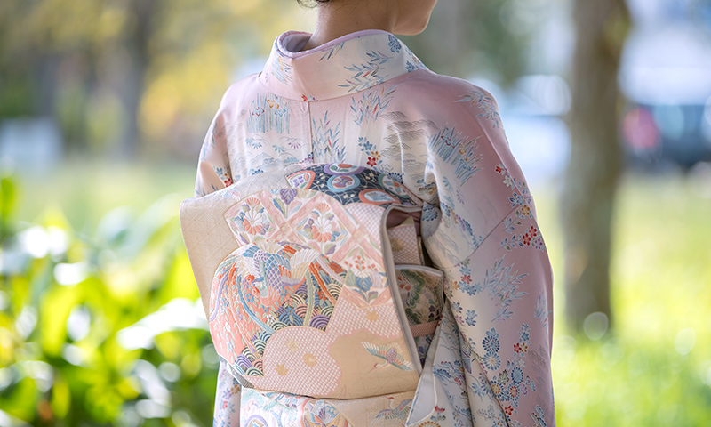 日本の文化である着物を、お手に取って感じてください。